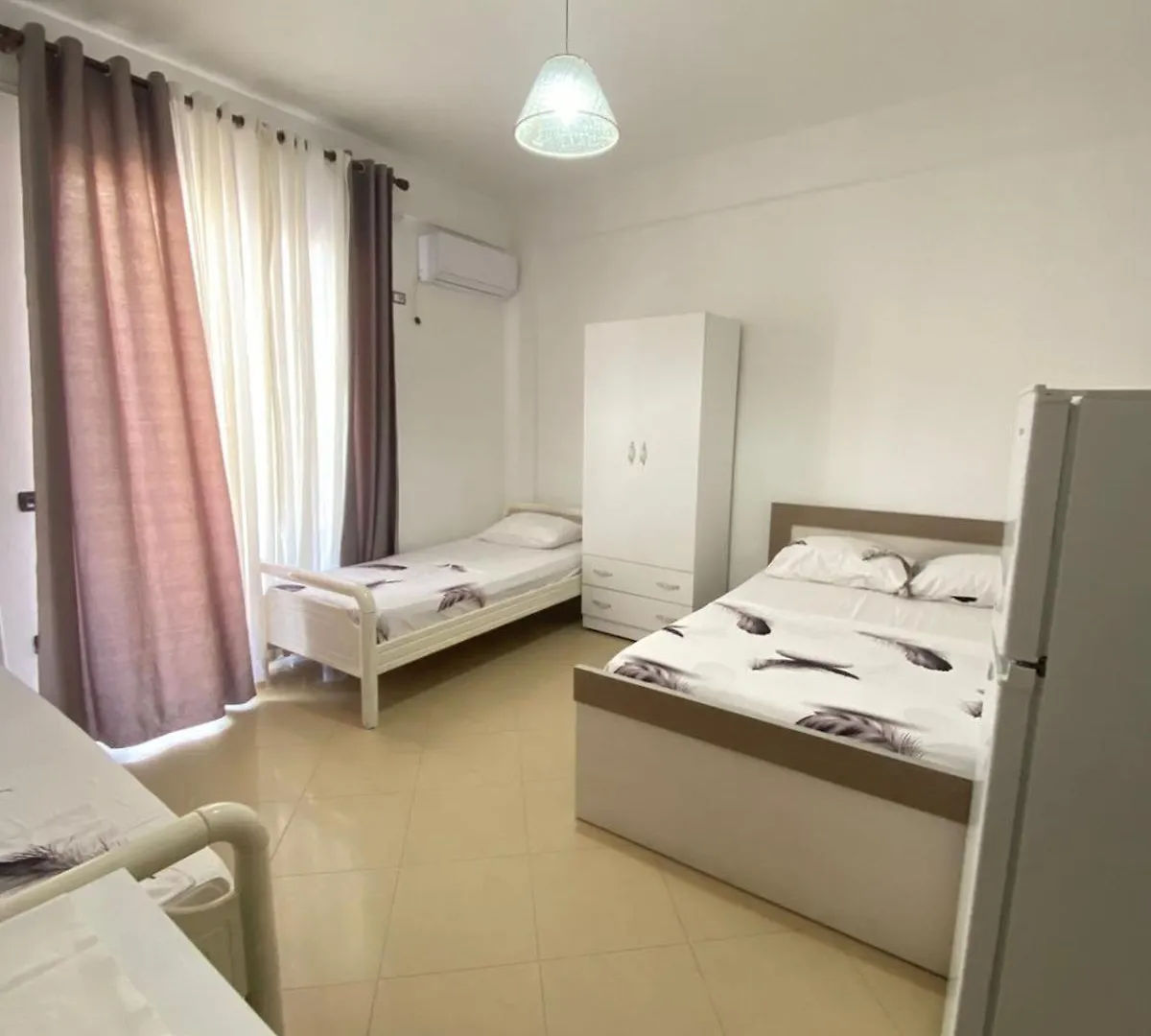 Marra'S Rooms Durres Apartment