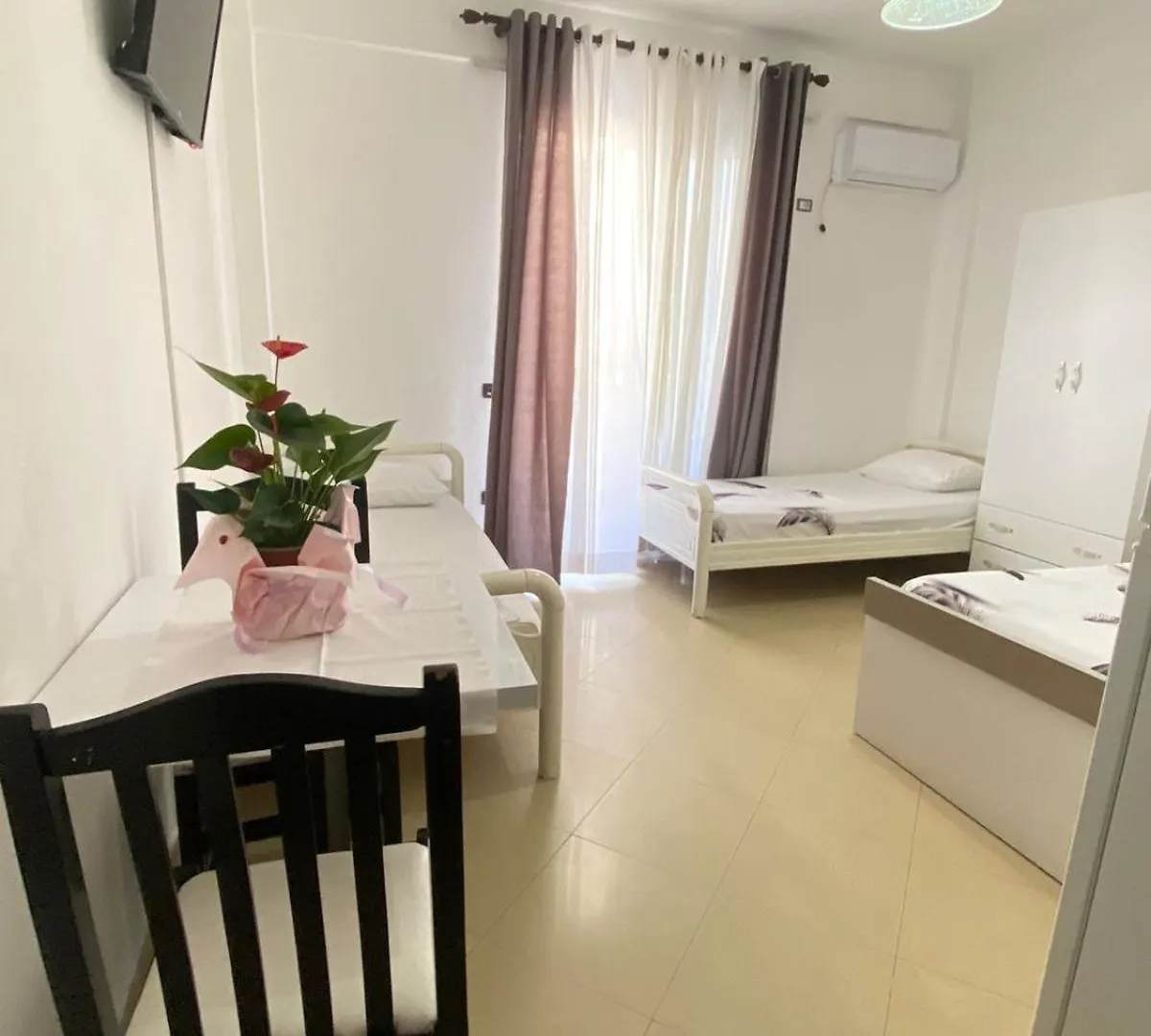 Marra'S Rooms Durrës 0*,  Albania